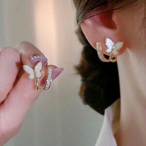 Butterfly earring / only one availble